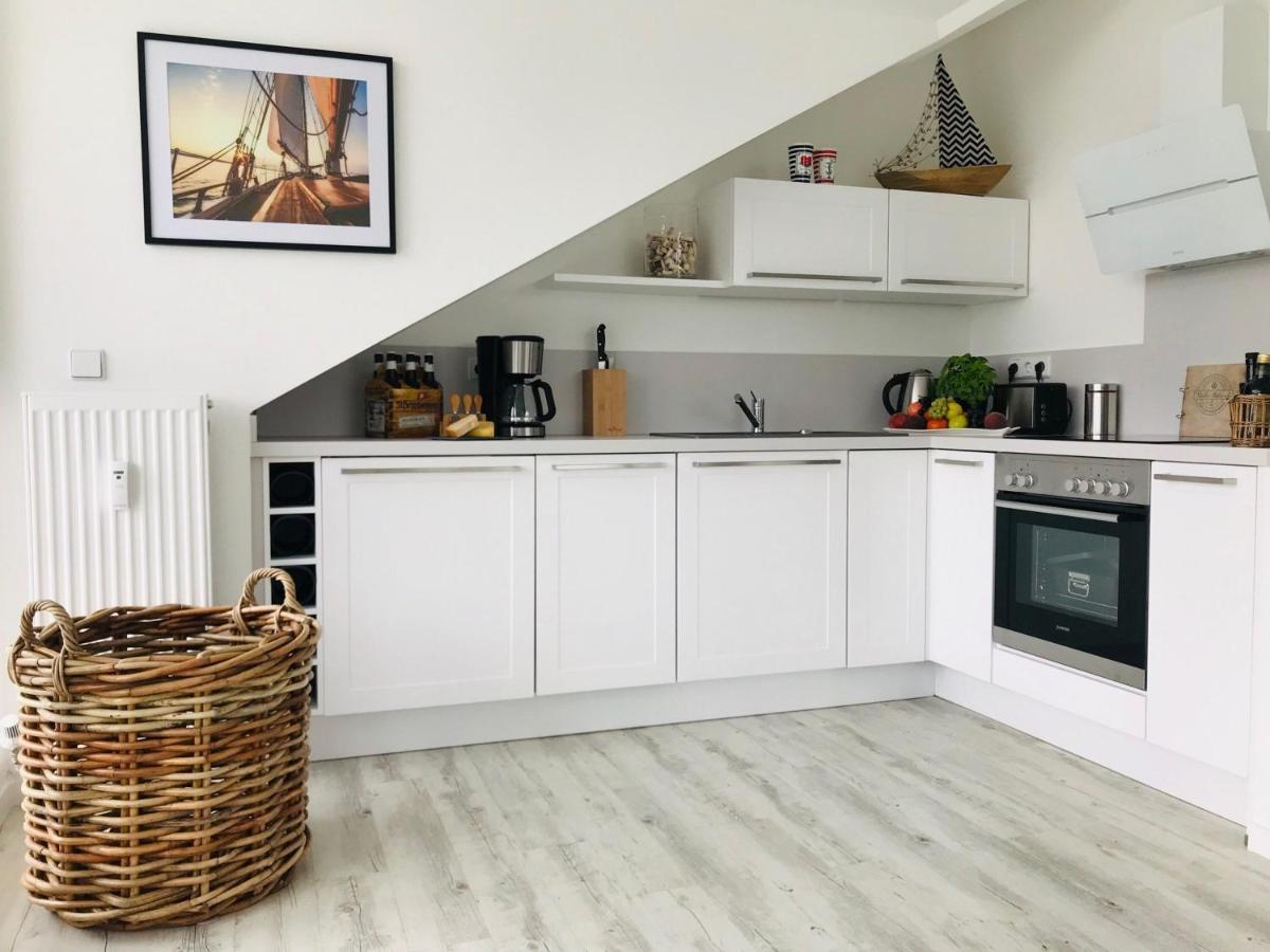 Moderne Ferienwohnung Mit Balkon, Meerblick - Ferienresidenz Zwei Boddenfewo 1-5 Lietzow Eksteriør bilde
